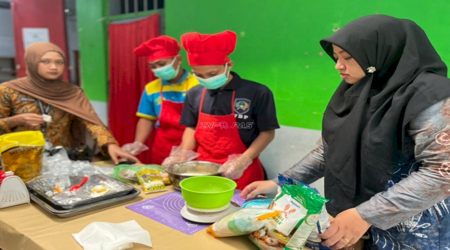 Bekal Usaha dari Balik Jeruji, Warga Binaan Lapas Kotabaru Produksi Donat