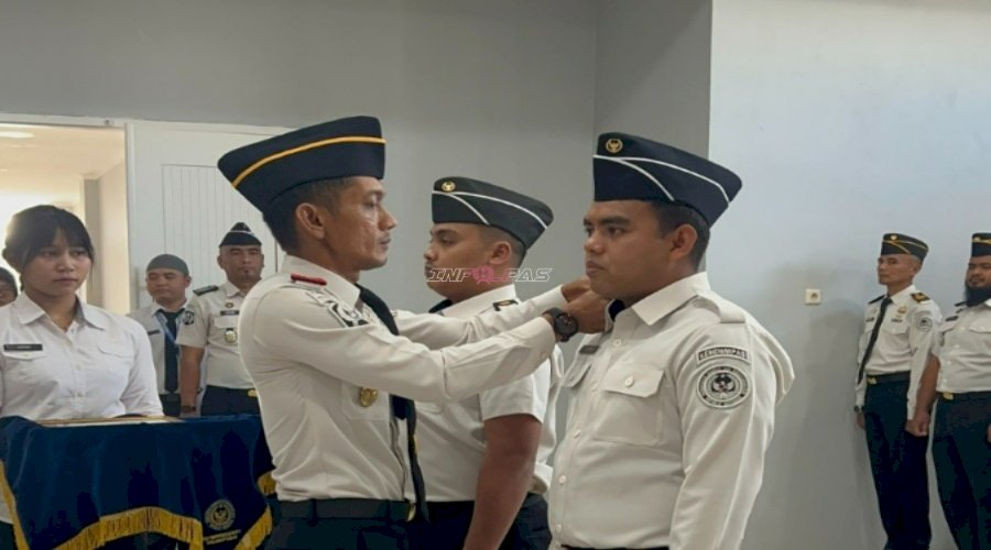 Bapas Tanjungpandan Sematkan Kenaikan Pangkat dan Anugerahkan Penghargaan Petugas Teladan 