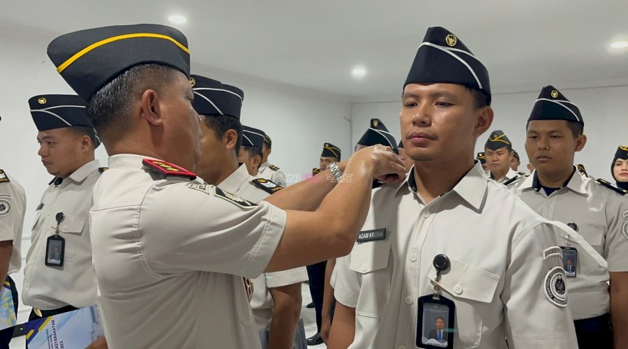 Pemacu Kinerja, Sebelas Petugas Lapas Brebes Terima Kenaikan Pangkat