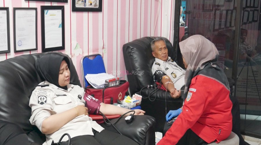 Peduli Sesama, Petugas Lapas Perempuan Martapura Donorkan Darah Sambut HBP Ke-62