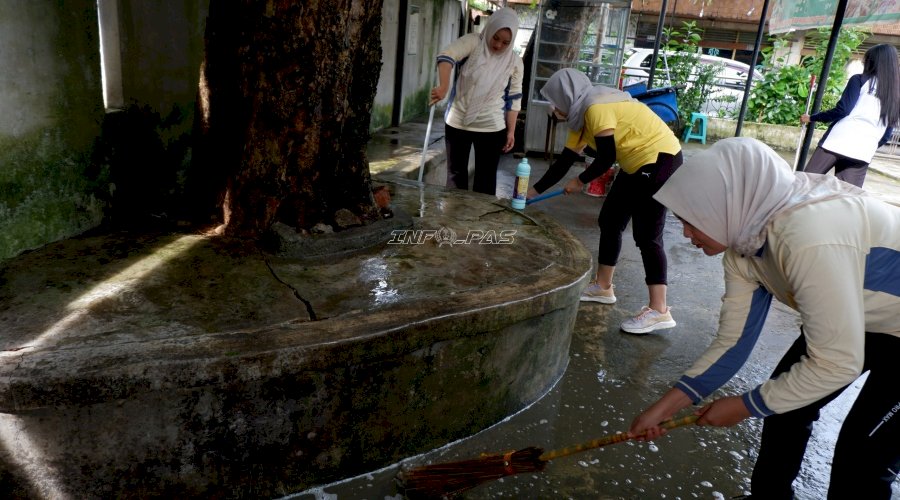 Sambut HBP Ke-62, Lapas Perempuan Palembang Bersihkan Masjid Istiqomah