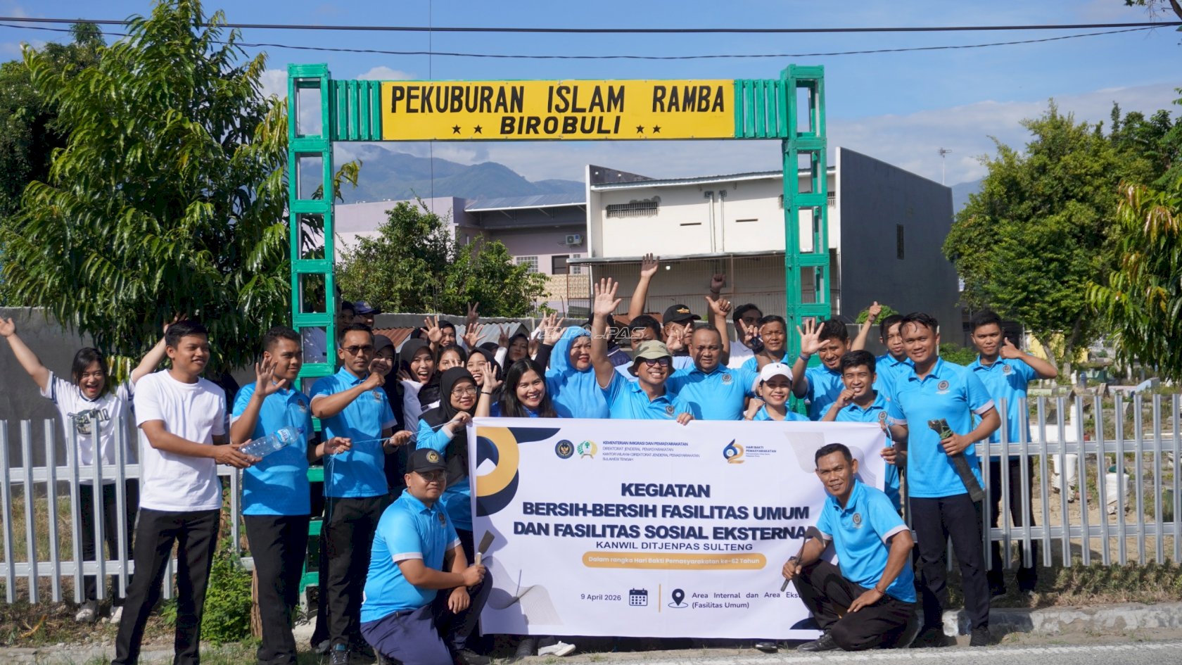 Kanwil Ditjenpas Sulteng Bersihkan TPU Islam Ramba Jelang HBP