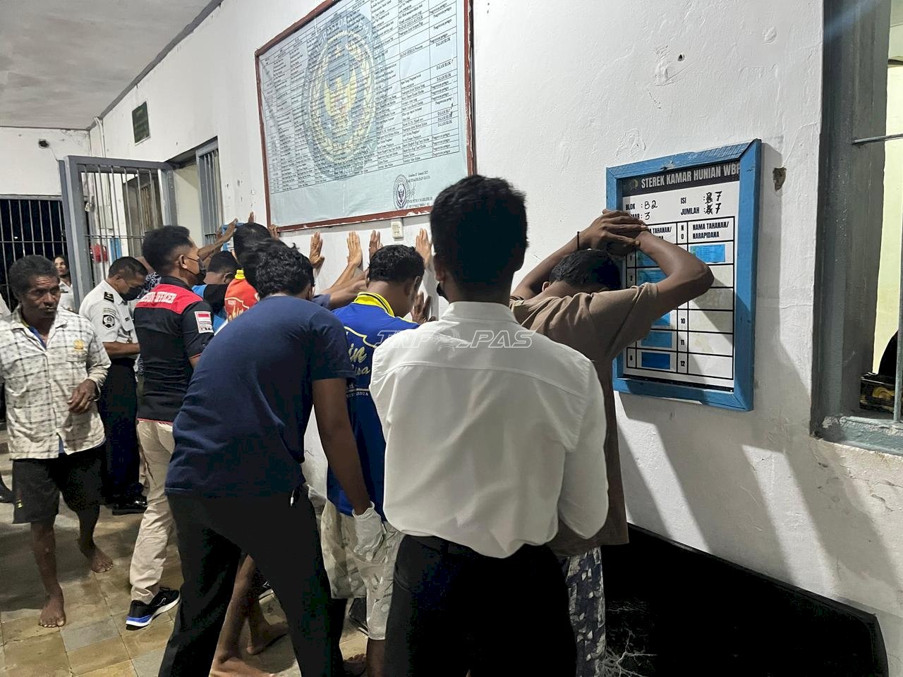 Lapas Atambua Gandeng TNI-Polri Geledah Kamar Hunian Warga Binaan