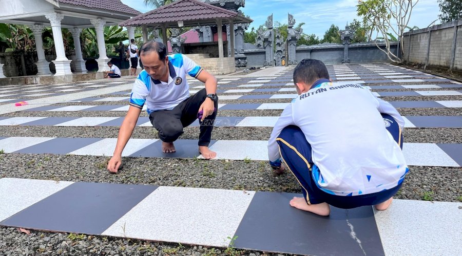Perkuat Toleransi Antarumat Beragama, Rutan Barabai Gelar Bakti Sosial di Pura Agung Magintir