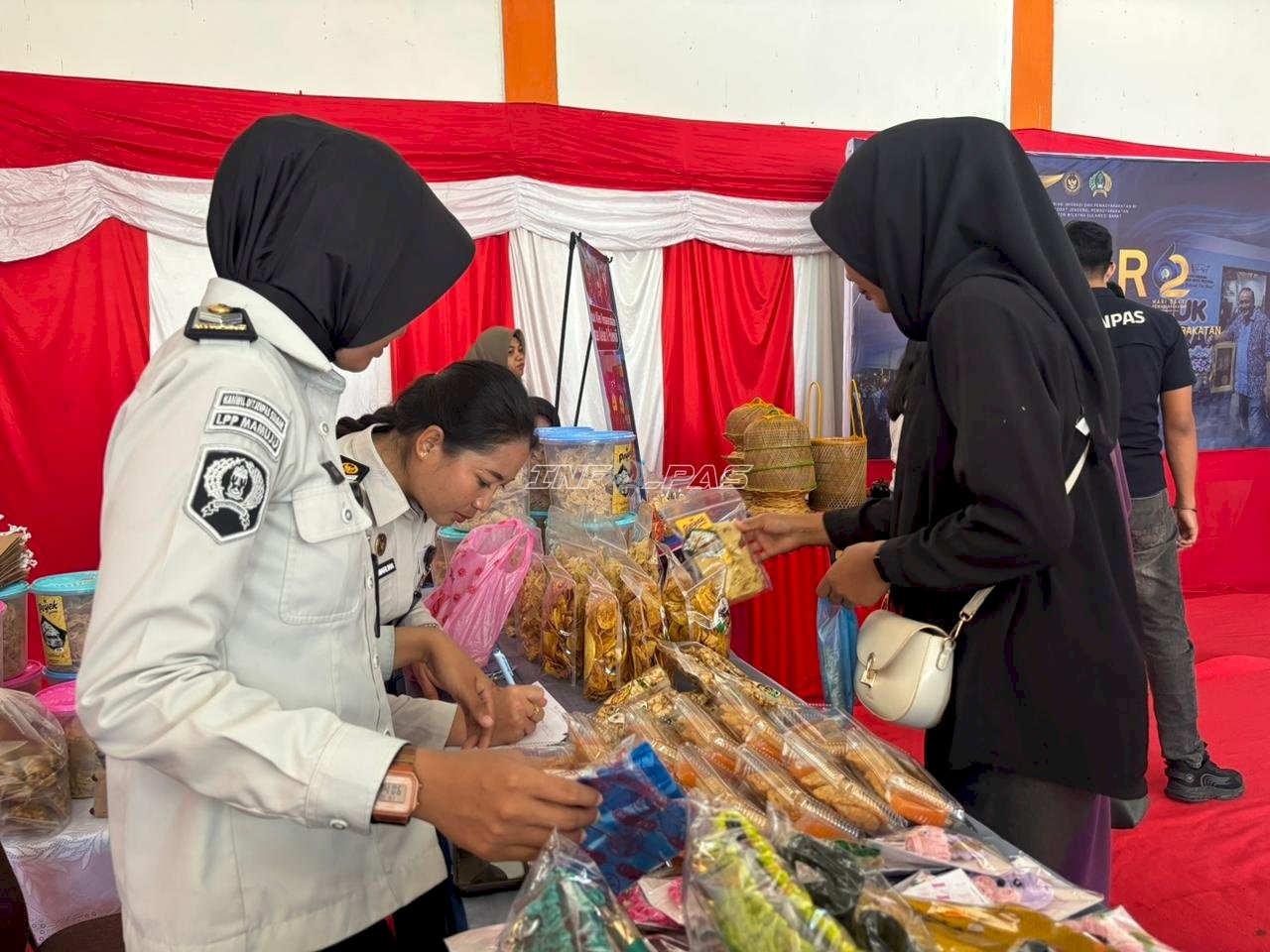 Kanwil Ditjenpas Sulbar Gelar Bazar Kreatif Warga Binaan Meriahkan HBP Ke-62