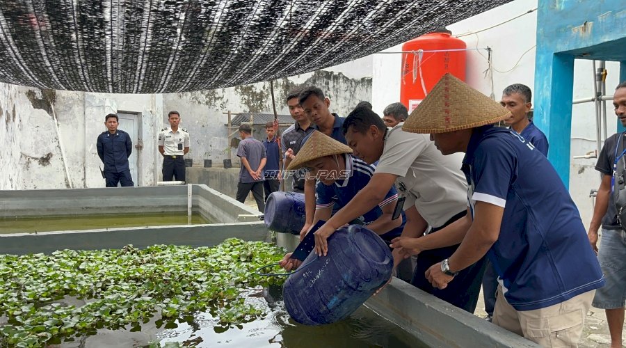 Lapas Brebes Tanam Harapan lewat Penebaran 2.000 Benih Lele