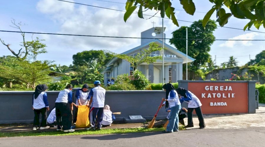 Sambut HBP Ke-62, Lapas Bandanaira Gelar Bakti Sosial Bersihkan Tempat Ibadah 