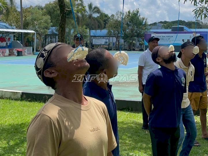 Penuh Keceriaan, Lapas Narkotika Karang Intan Gelar Lomba Makan Kerupuk bagi Warga Binaan