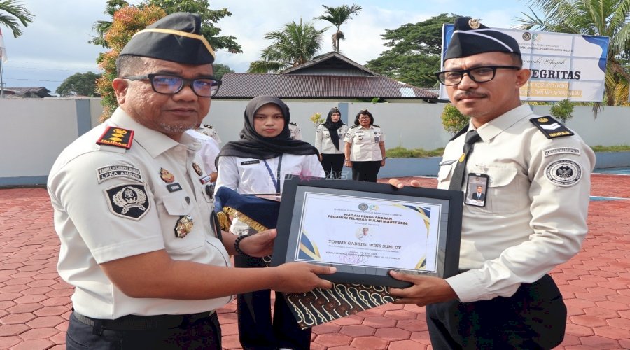 LPKA Ambon Sematkan Kenaikan Pangkat 27 Petugas, Satu Petugas Raih Predikat Teladan