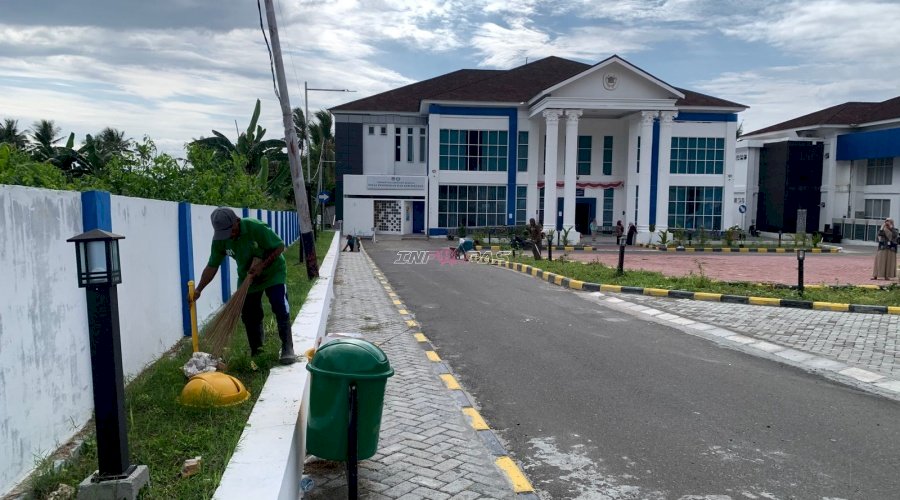 Hapus Stigma lewat Aksi Nyata, Warga Binaan Lapas Luwuk Kerja Bakti di Disdikbud Kab. Banggai