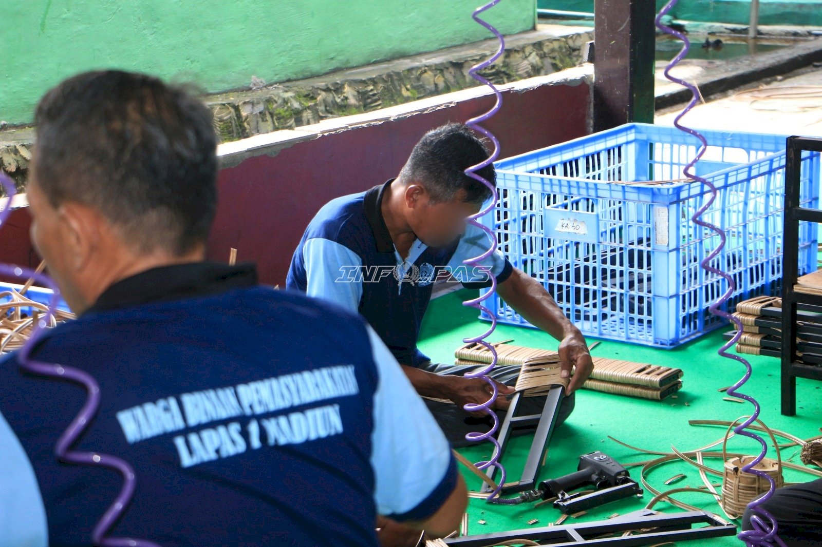 Pembinaan Produktif, Warga Binaan Madiun Hasilkan Kerajinan Rotan