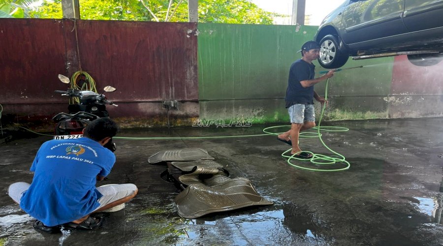 Lapas Palu Bekali Warga Binaan dengan Keahlian Praktis lewat Program Cuci Mobil dan Motor