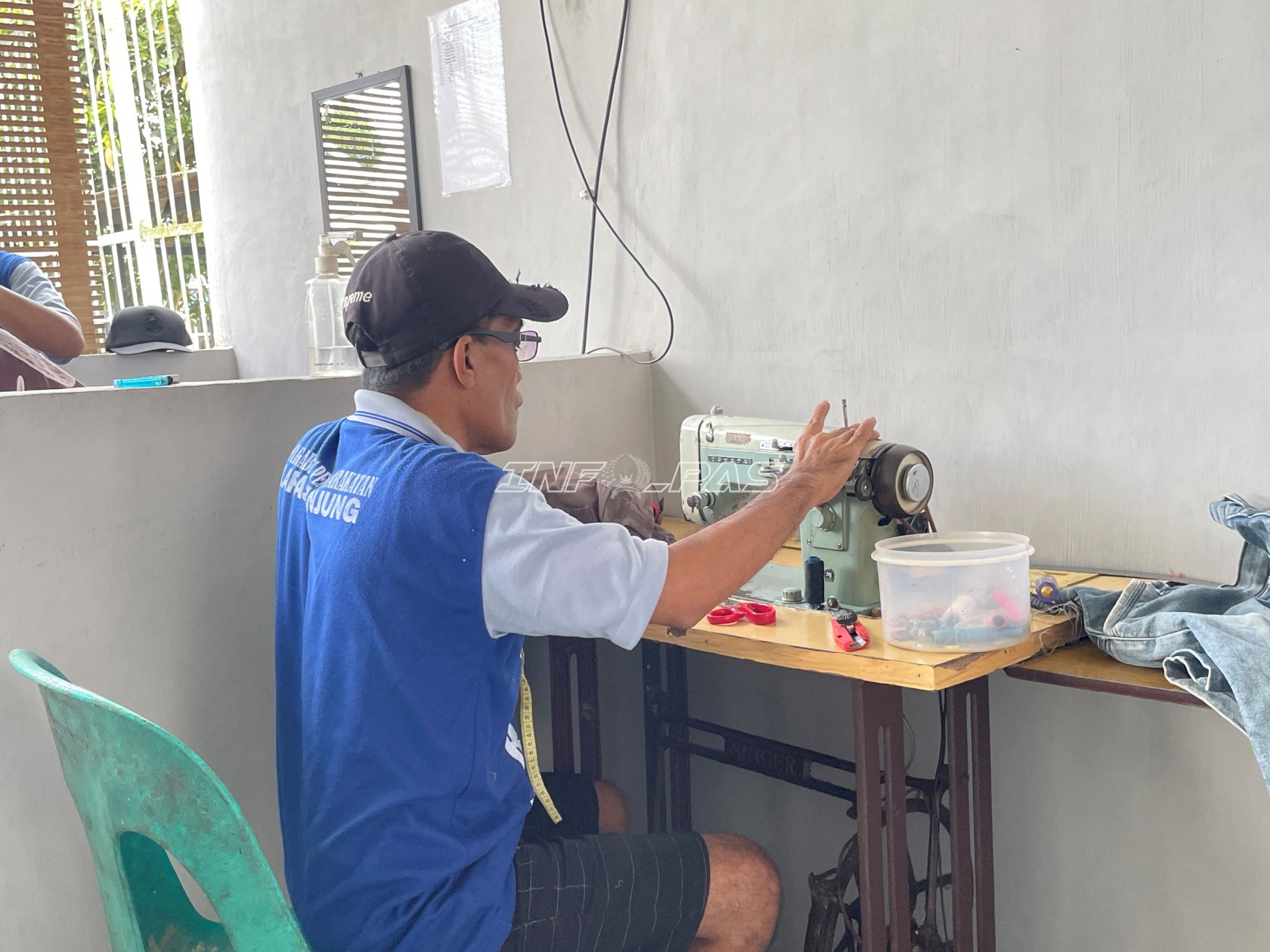 Warga Binaan Lapas Tanjung Asah Keterampilan Menjahit dan Permak