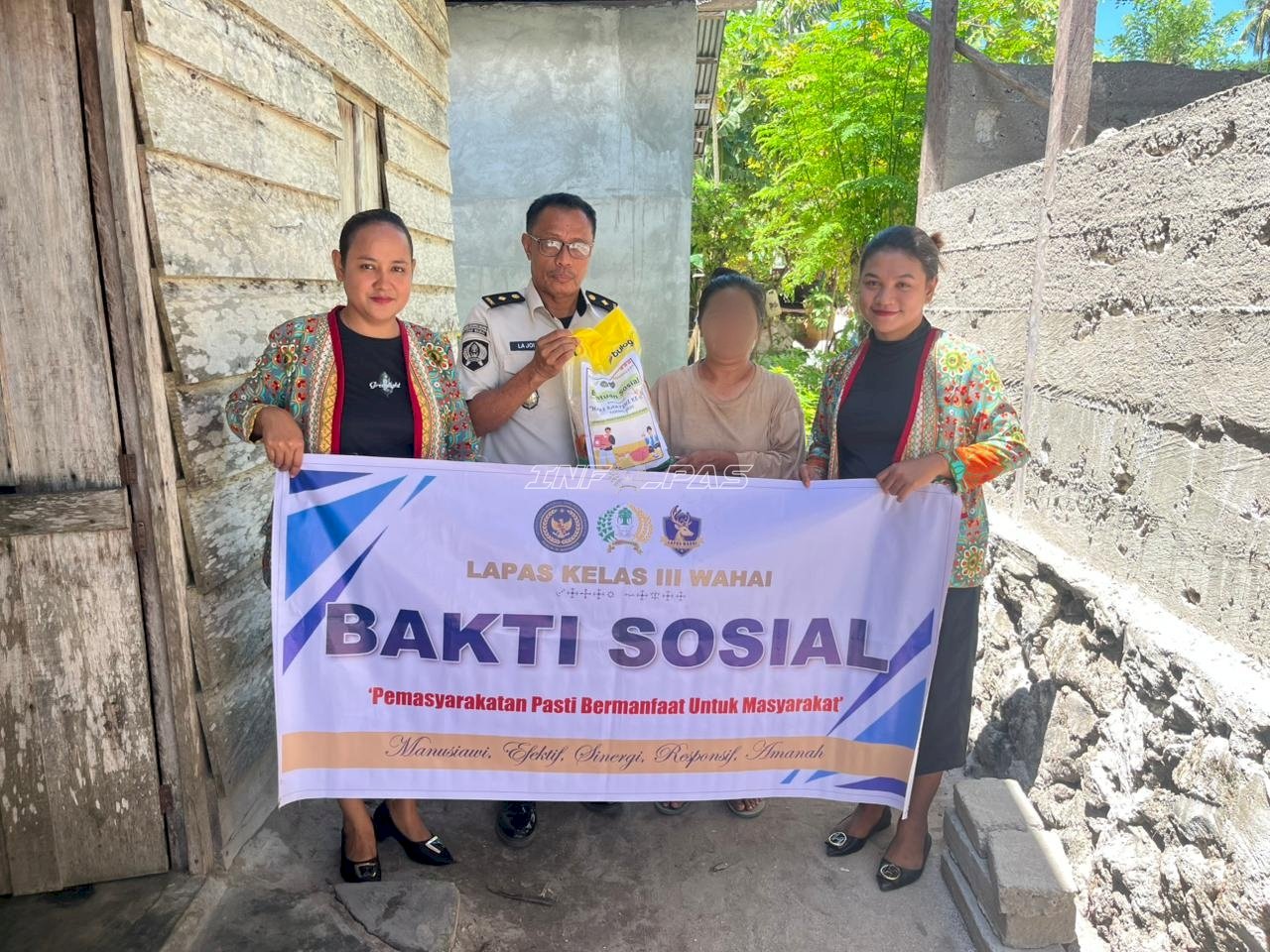 Peringati Hari Kartini, Lapas Wahai dan DWP Tebar Kepedulian lewat Bansos