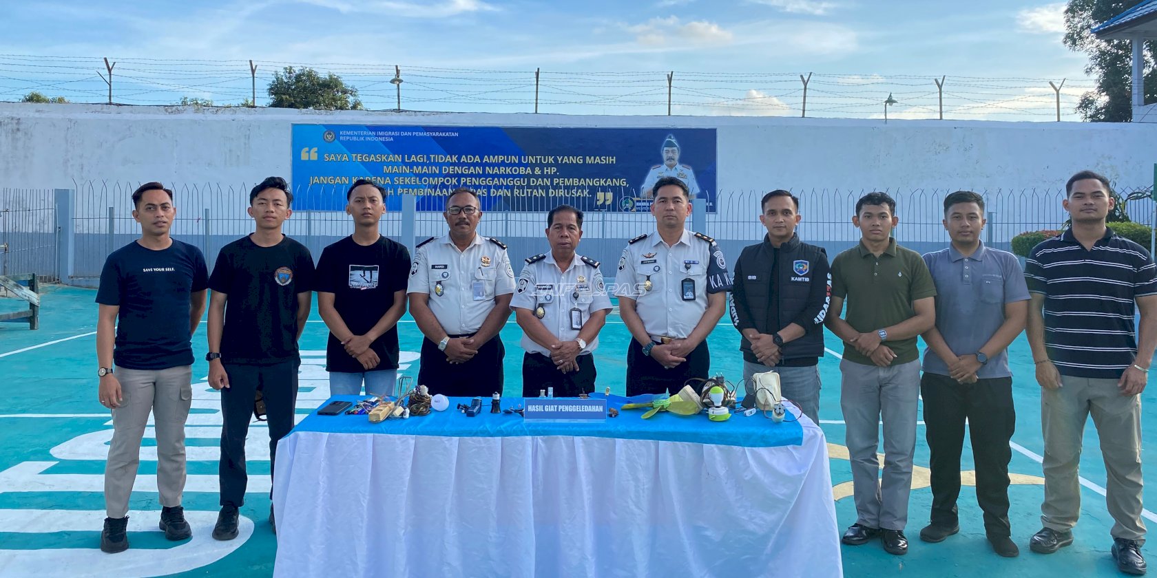 Deteksi Dini Gangguan Kamtib, Kepala KPLP Kotabaru Pimpin Razia Blok Hunian 