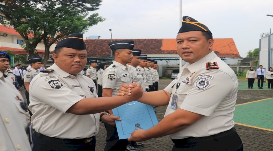 Petugas Lapas Pemuda Madiun Naik Pangkat dan Terima Penghargaan atas Prestasi