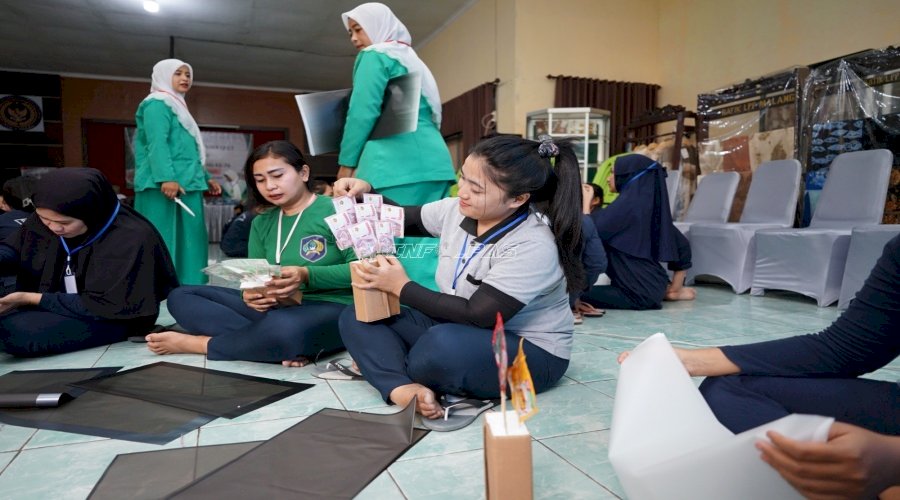 Lapas Perempuan Malang Bekali Warga Binaan dengan Keterampilan Pembuatan Buket