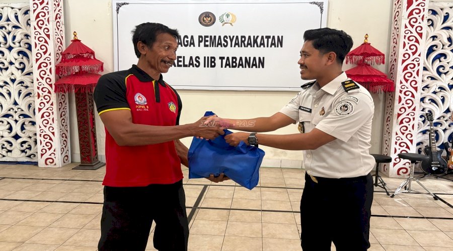 Sentuhan Kepedulian, Lapas Tabanan Salurkan Bansos untuk Keluarga Warga Binaan
