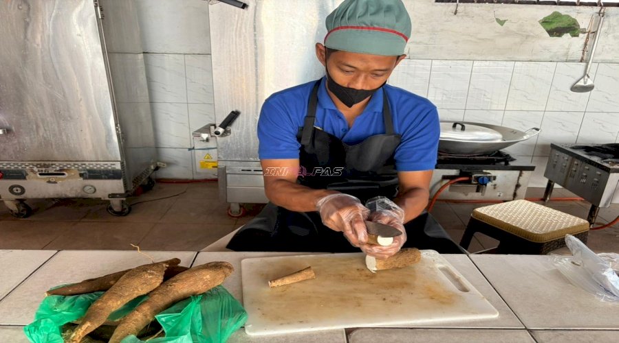 Rutan Rantau Laksanakan Pembinaan Kemandirian Pembuatan Keripik Singkong 