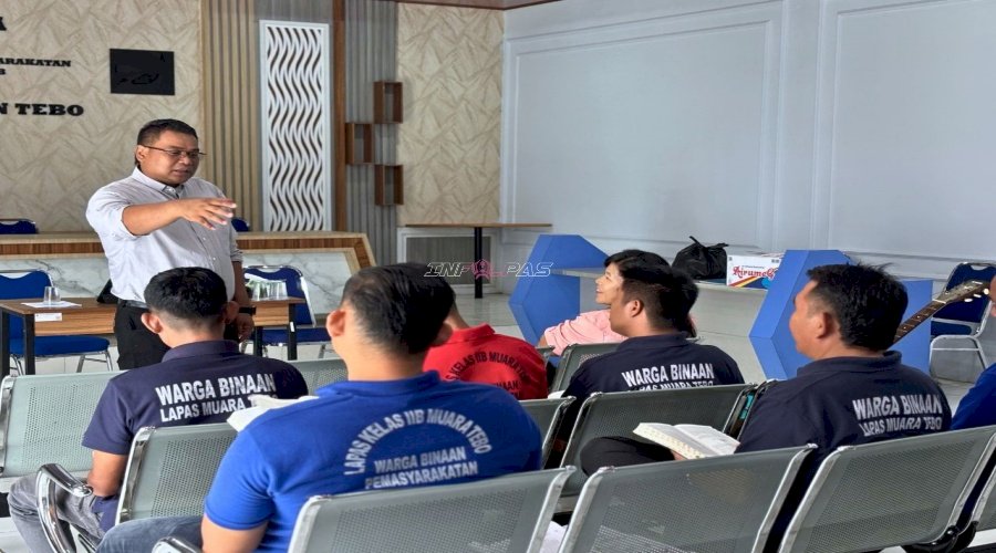 Suasana Khidmat, Warga Binaan Lapas Muara Tebo Ikuti Ibadah Rutin Pembinaan Kerohanian
