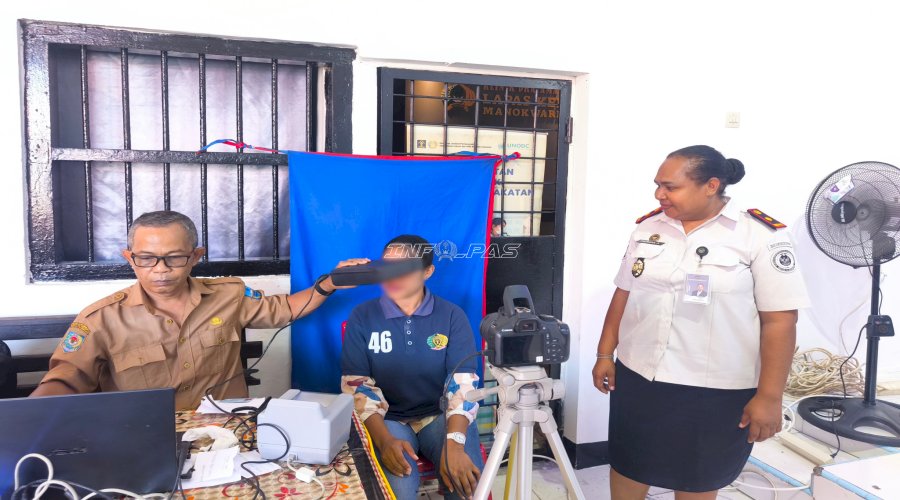 Pemenuhan Hak Identitas, Lapas Perempuan Manokwari Fasilitasi Pembuatan KTP Warga Binaan