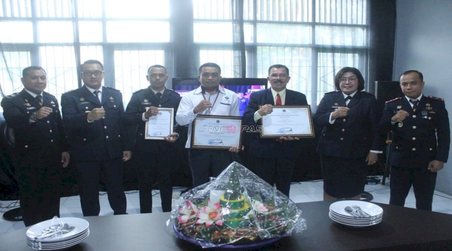 Gagalkan Penyelundupan Narkoba, Petugas Lapas Ambon Raih Penghargaan Petugas Berjasa