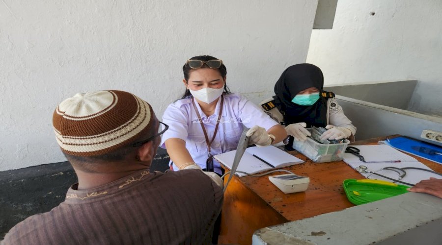 Pastikan Kesehatan Warga Binaan, Tim Medis Lapas Tual Jemput Bola ke Blok Hunian