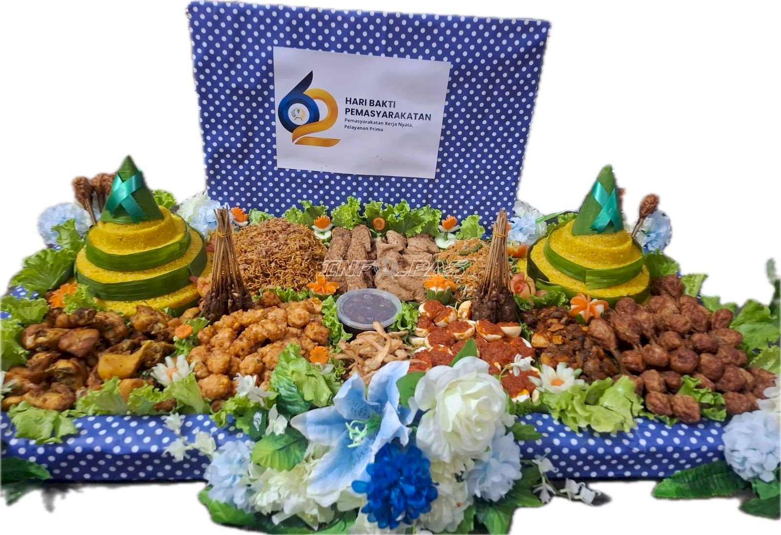 Tumpeng Jumbo 1 Meter Karya Warga Binaan Lapas Perempuan Palembang Curi Perhatian di HBP Ke-62