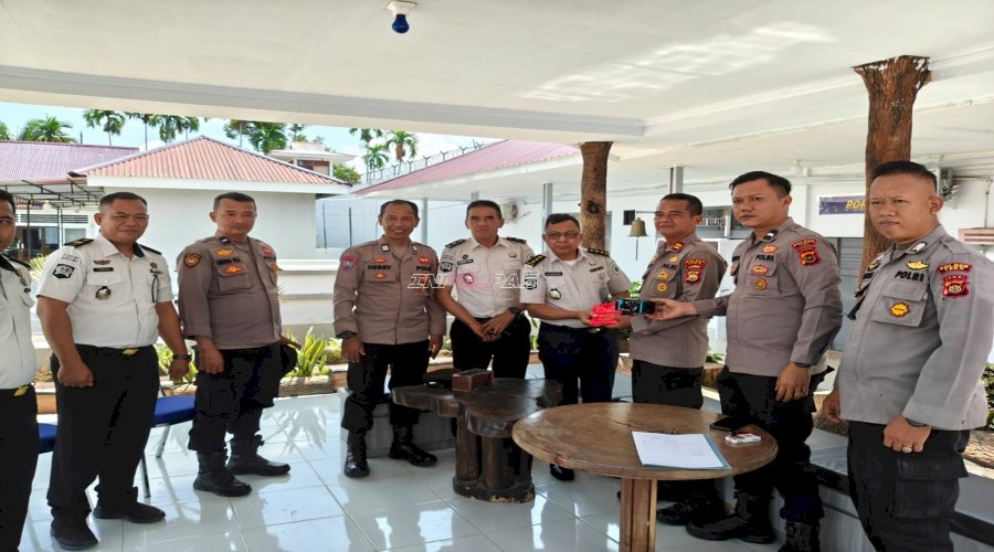 Lapas Muara Tebo Terima Peralatan Keamanan dari Satbinmas Polres Tebo