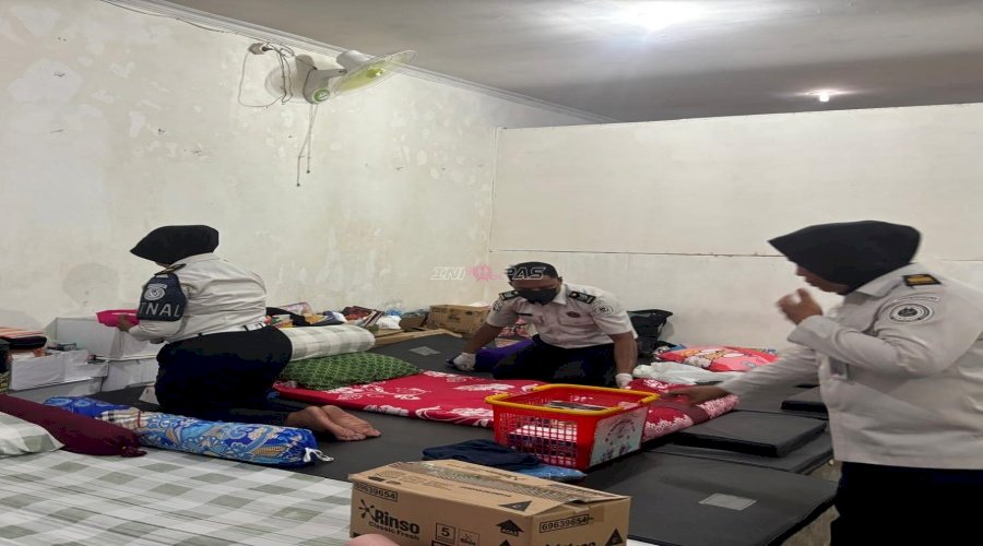 Razia Kamar Hunian Warga Binaan, Lapas Perempuan Ambon Deteksi Dini Gangguan Kamtib 