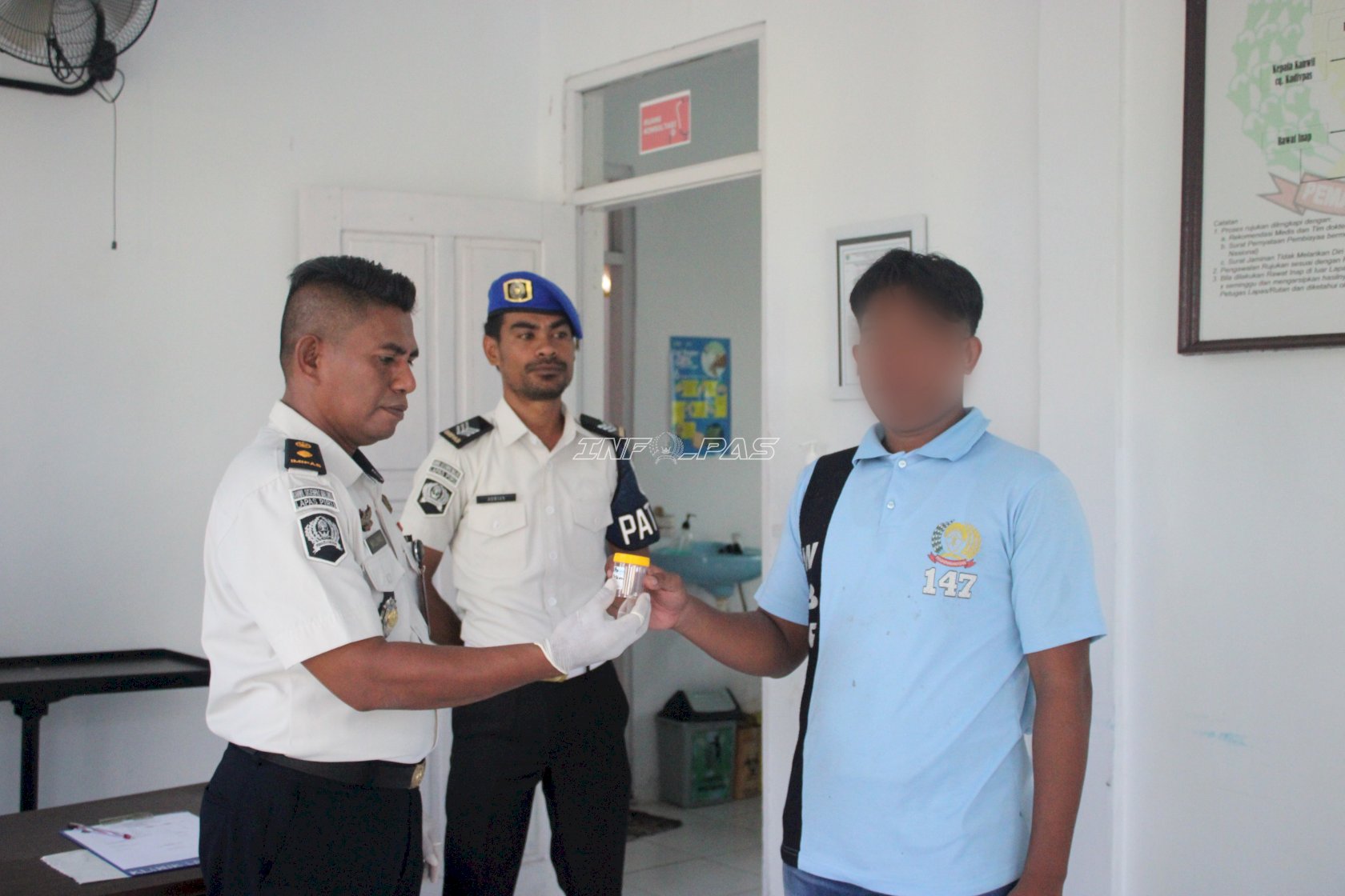 Lapas Piru Pastikan Integritas dan Zero Narkoba Melalui Tes Urine Petugas dan Warga Binaan