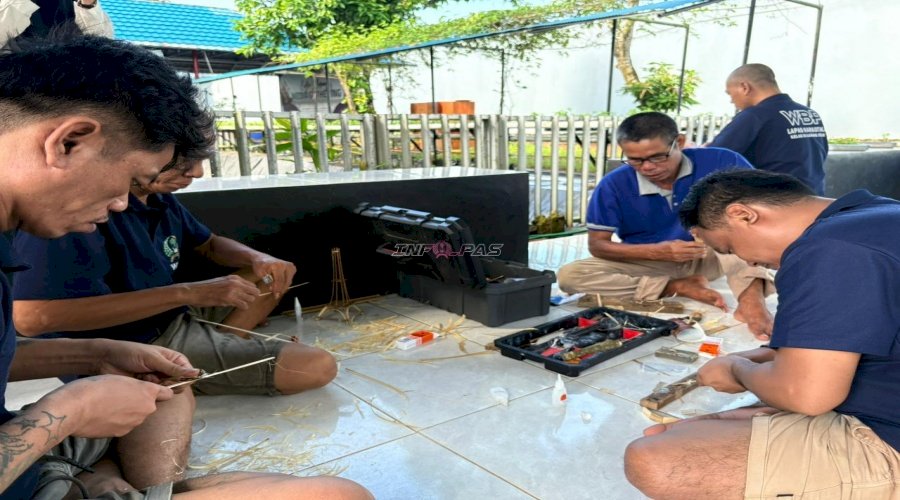 Sulap Bambu Jadi Miniatur Tugu, Warga Binaan Lapas Narkotika Karang Intan Tunjukkan Kreativitas Positif