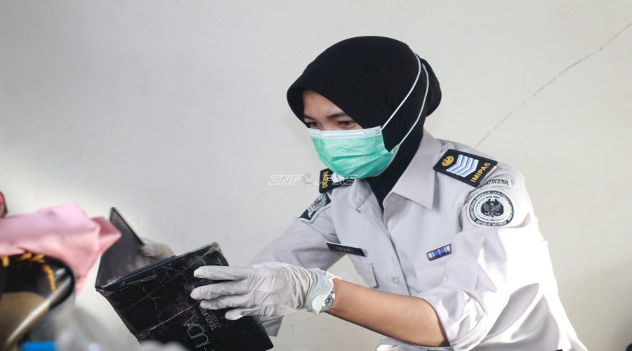Perkuat Pengawasan dan Pembinaan, Kanwil Ditjenpas Kalbar Gelar Razia di Lapas Perempuan Pontianak