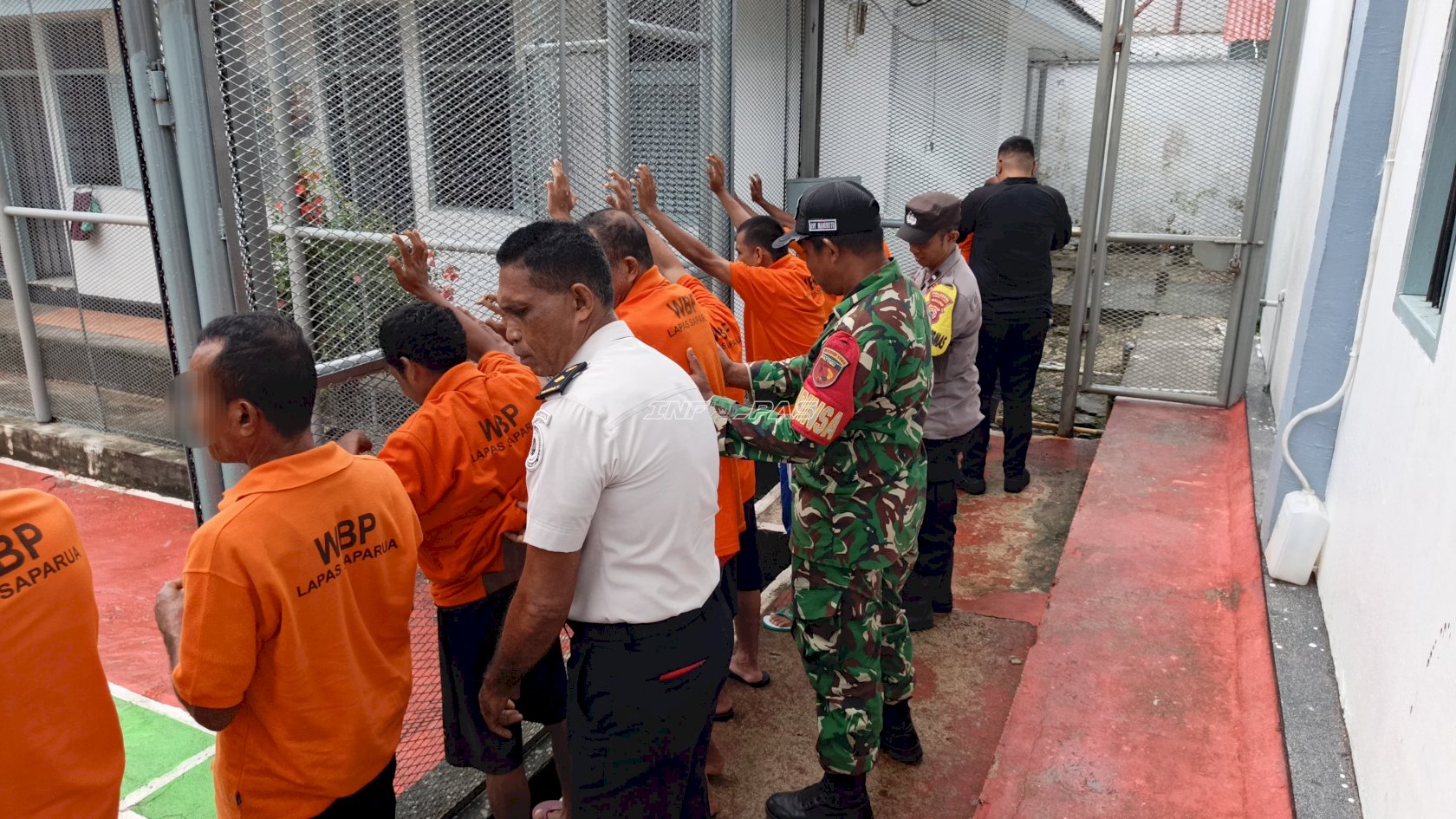 Libatkan TNI-Polri, Lapas Saparua Geledah Blok Hunian dan Gelar Tes Urine