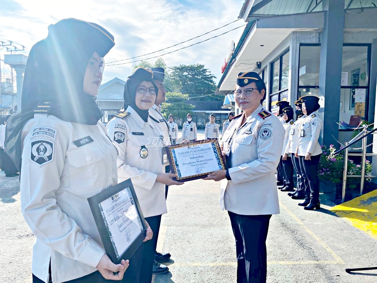 Apresiasi Kreativitas dan Sportivitas, Lapas Perempuan Martapura Beri Penghargaan Pegawai Pemenang Lomba HBP