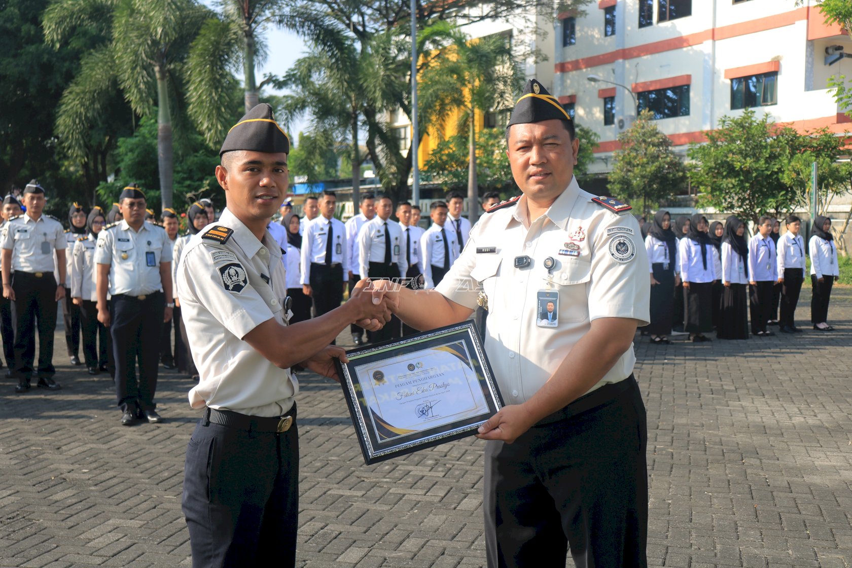 Tingkatkan Motivasi Kerja, Lapas Pemuda Madiun Beri Penghargaan Pegawai Teladan