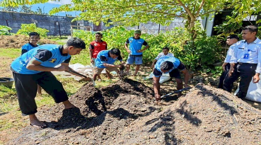 Lapas Atambua Bekali Warga Binaan dengan Pelatihan Pembuatan Pupuk Biochart