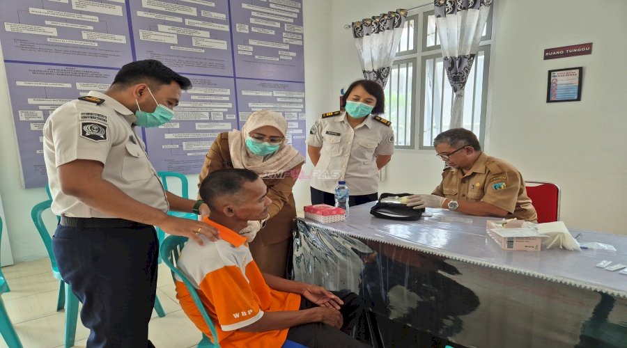 Pastikan Kesehatan Warga Binaan Terjaga, Rutan Donggala Gandeng Puskesmas Gelar Skrinning VCT