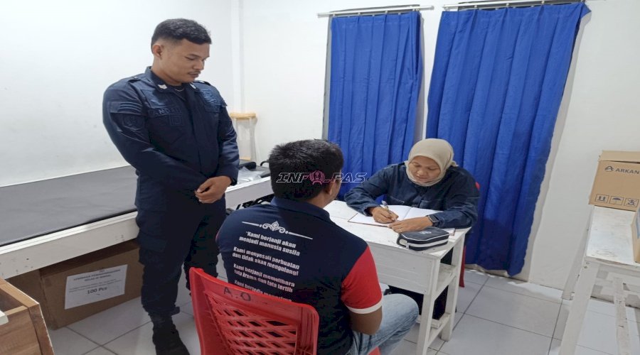 Berantas Narkoba lewat Deteksi Dini Tes Urine, Lapas Wahai Periksa Kesehatan Warga Binaan Baru