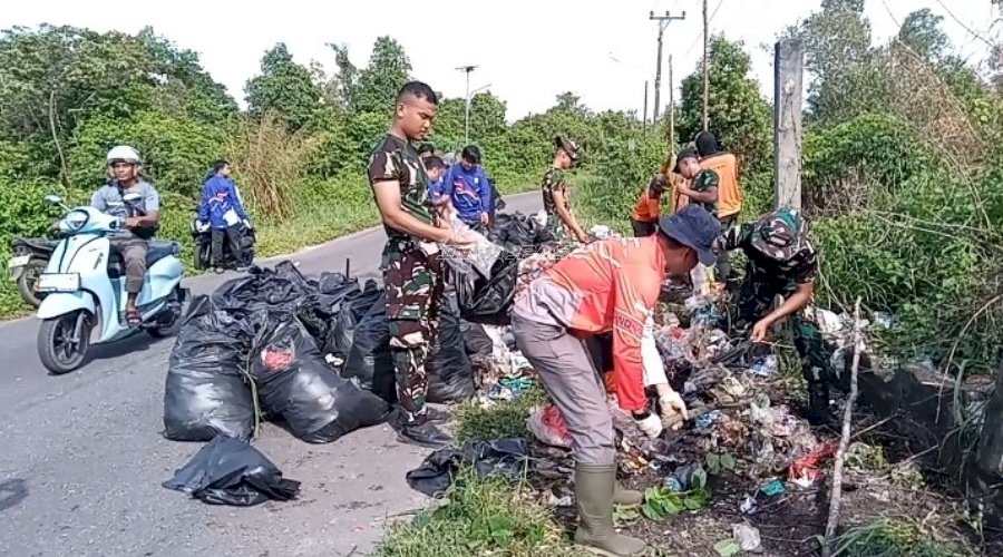 Bapas Tanjungpandan bersama Masyarakat dan Klien Pemasyarakatan Bersihkan Sampah di Air Ranggong