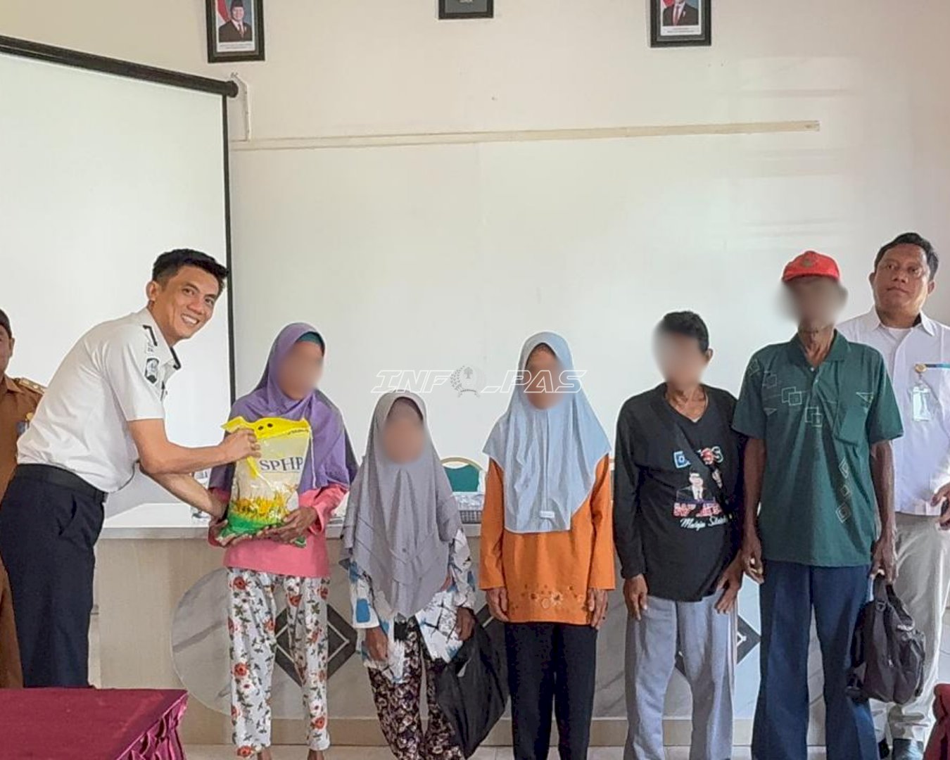 Lapas Tanjungpandan Gelar Pemeriksaan Kesehatan Gratis, Baksos, dan Pasar Murah di Desa Cerucuk
