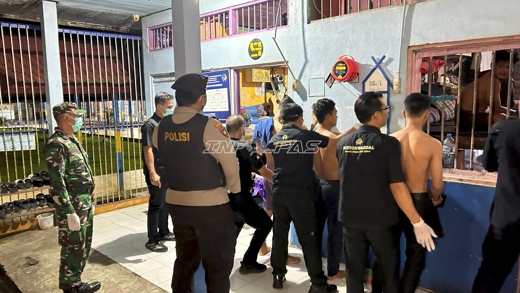 Kanwil Ditjenpas Kalsel Gandeng APH, Sidak Malam di Rutan Marabahan