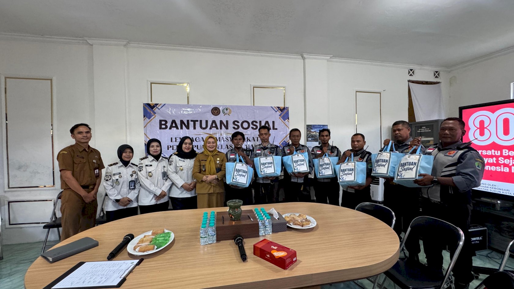 Lapas Perempuan Malang Salurkan Bantuan Sosial bagi Warga Kelurahan Kebonsari