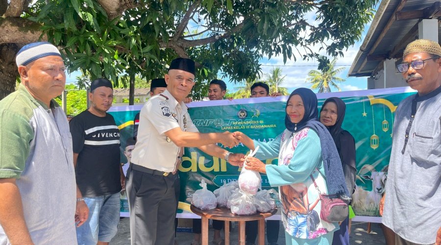 Lapas Bandanaira Bagikan Daging Kurban untuk Warga Binaan dan Masyarakat