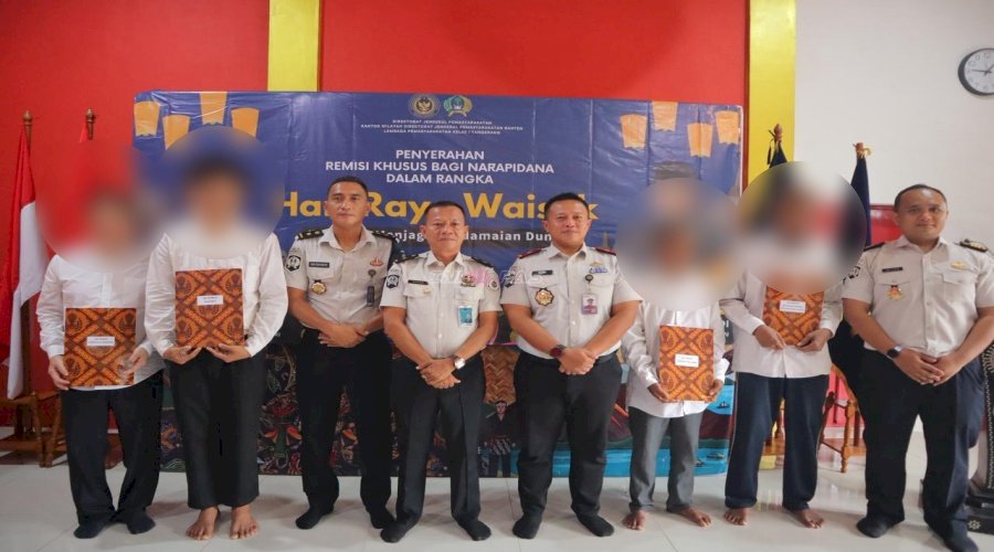 Hadirkan Harapan Baru bagi Warga Binaan, Lapas Kelas I Tangerang Serahkan RK Waisak dan Remisi di Atas 70 Tahun