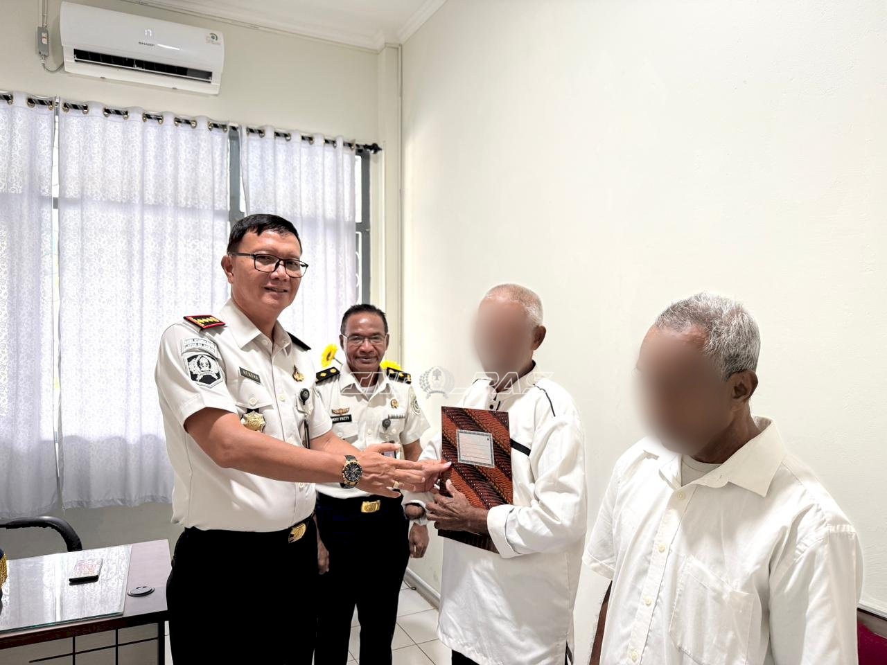 Enam Warga Binaan Lapas Ambon Terima Remisi Lansia