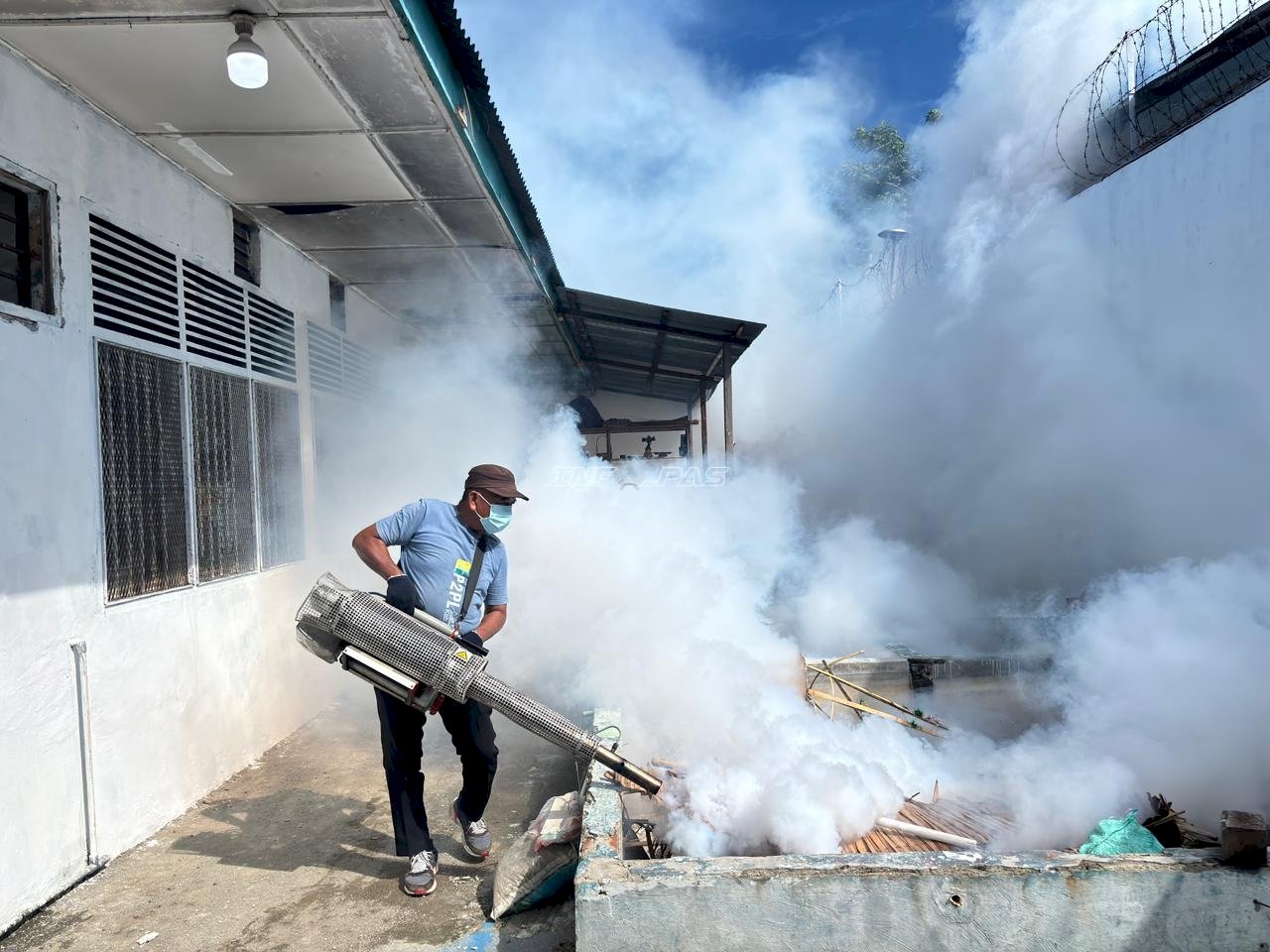 Cegah DBD, Rutan Majene Laksanakan Fogging di Area Hunian dan Perkantoran