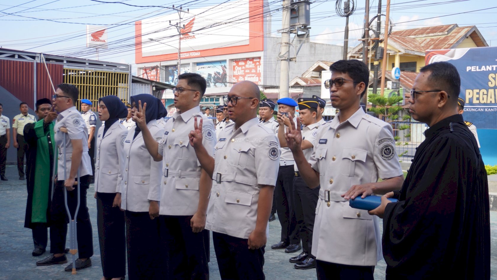 Kakanwil Ditjenpas Sulteng Ambil Sumpah Delapan PNS, Ingatkan Pentingnya Integritas