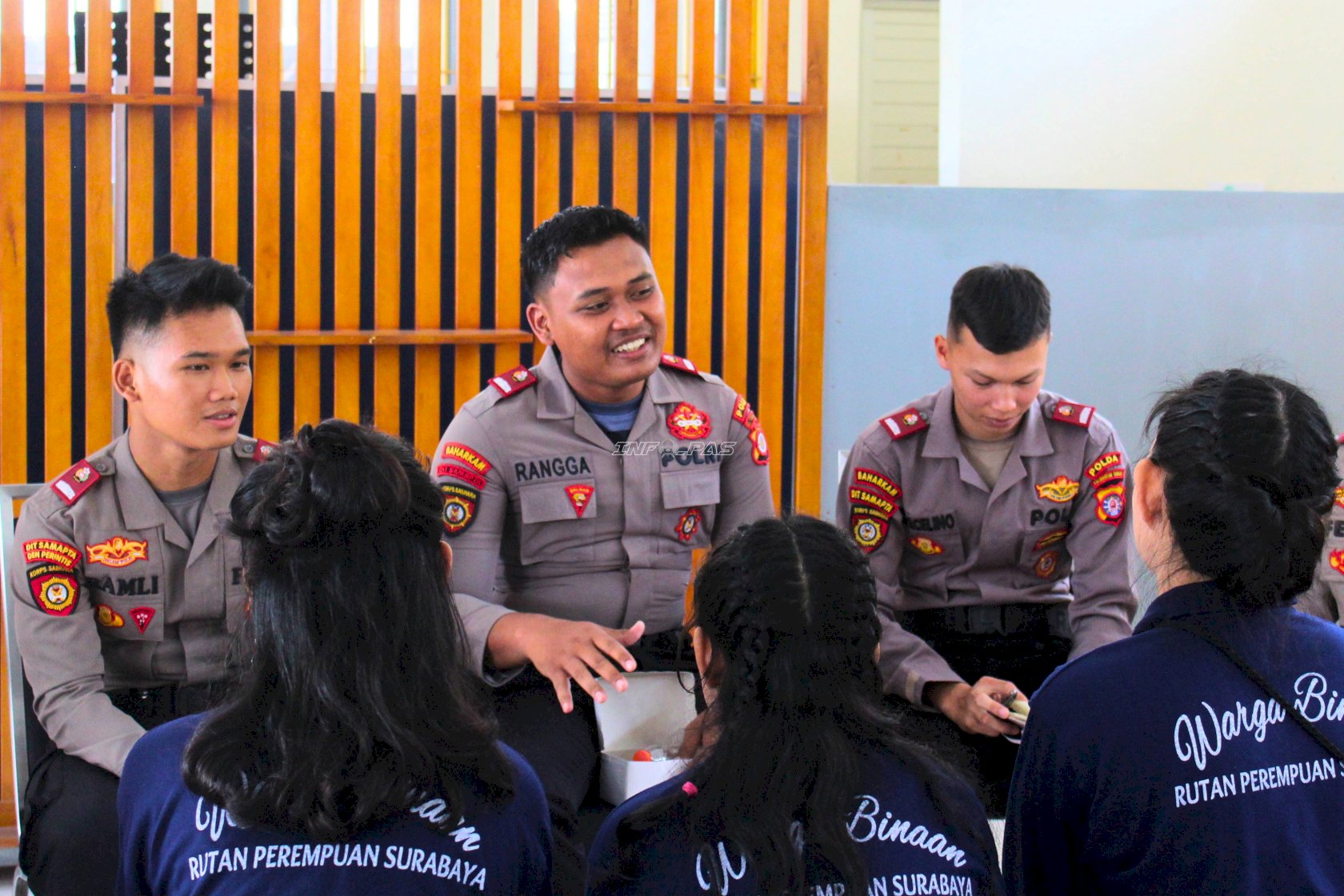 Perkuat Pembinaan Kepribadian, Rutan Perempuan Surabaya Gelar Kohesi Sosial bersama Siswa Polri