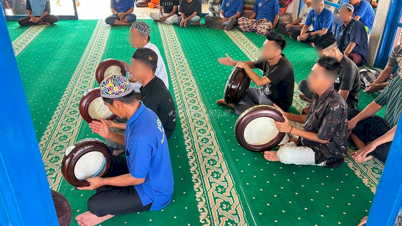Lestarikan Seni Islami, Rutan Marabahan Latih Warga Binaan Bermain Hadrah
